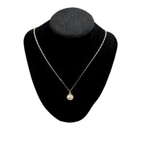 Pomina Pendant Necklace in Gold​​​​